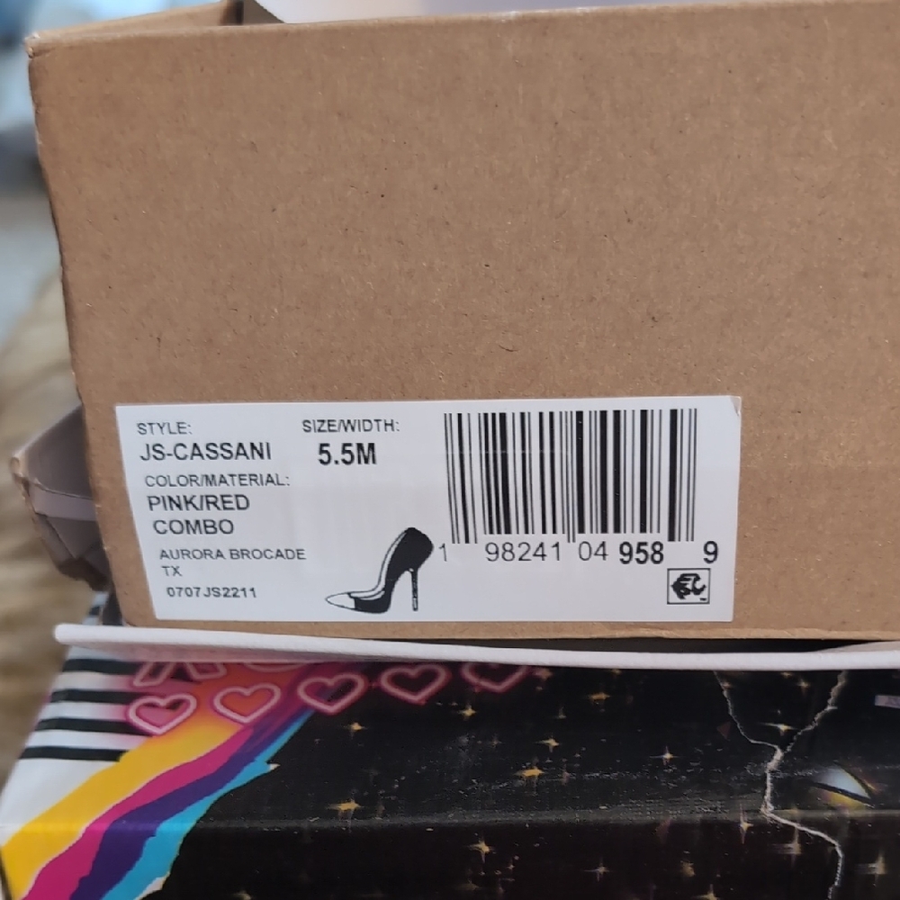 Jessica Simpson Pink Patterned Heels - Picture 8 of 9